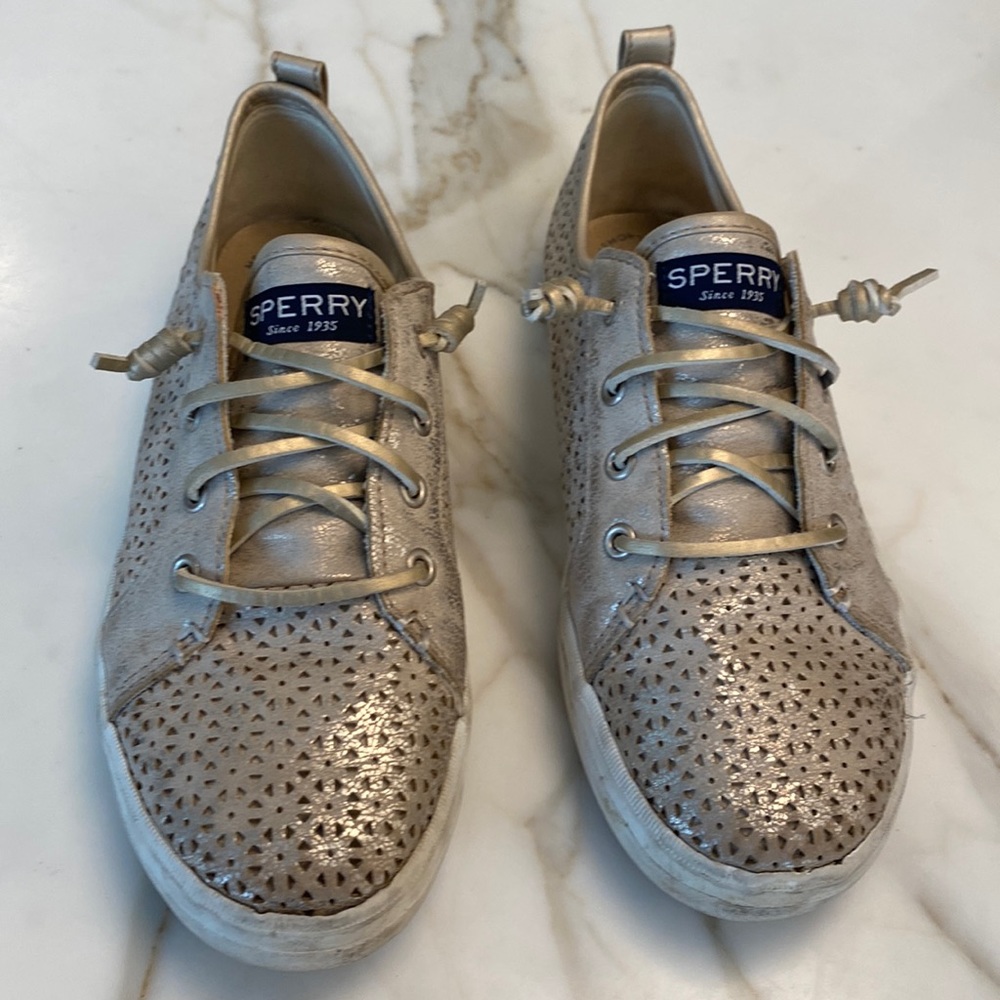 Sperry Kids Girl’s Champagne Crest Vibe Perforated Faux Leather Sneaker, size 4